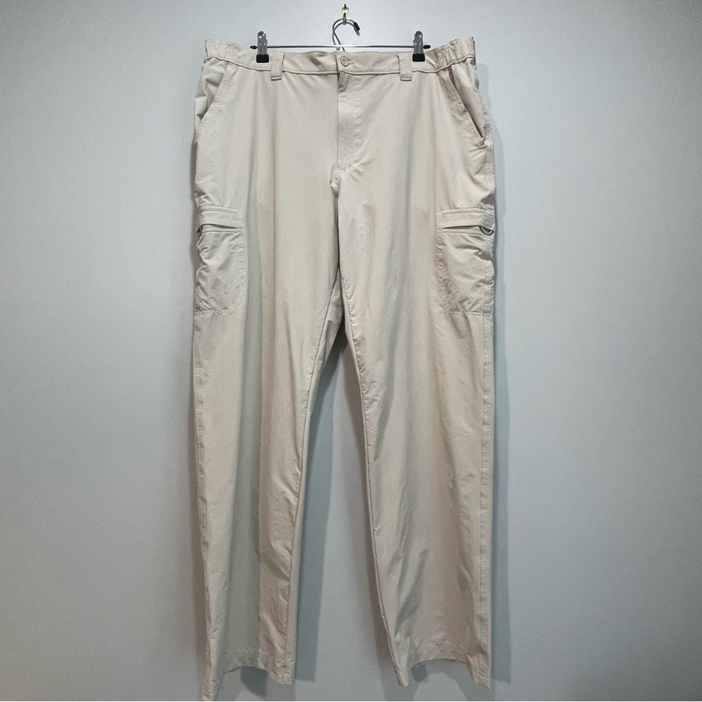 L.L. Bean Men’s Nylon Stretch 6-Pocket Pants Light Khaki Color Size 40 x 34